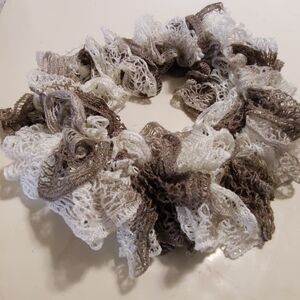 Ruffled Knit Scarf in White and Brown
